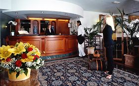 Hotel Savoy Palace